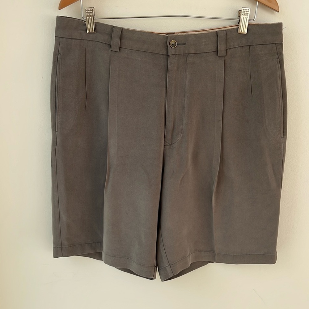 Tommy Bahama Men’s Pleated Silk Island Shorts Size 35